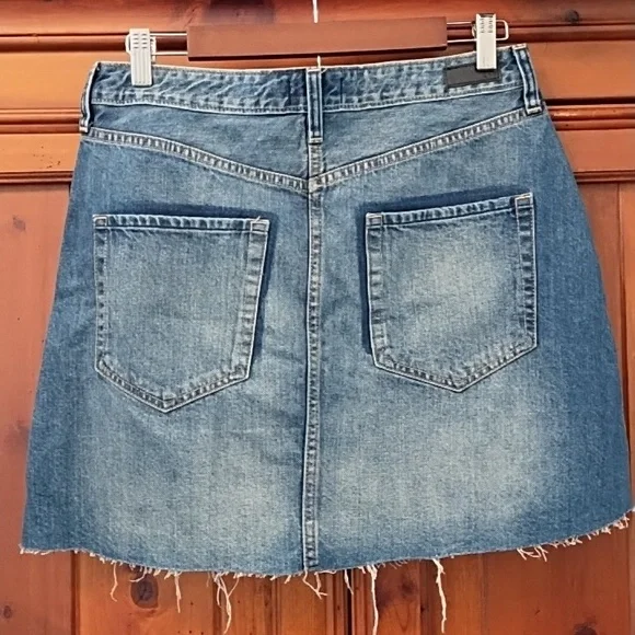 Abercrombie and Fitch mini jean skirt size 31 waist, US size 12 - Picture 2 of 7